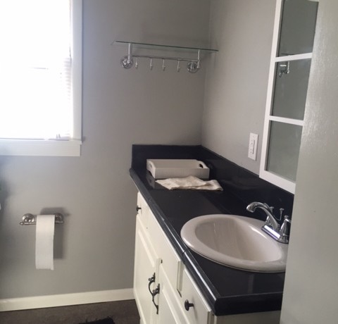 Hall Bath 2