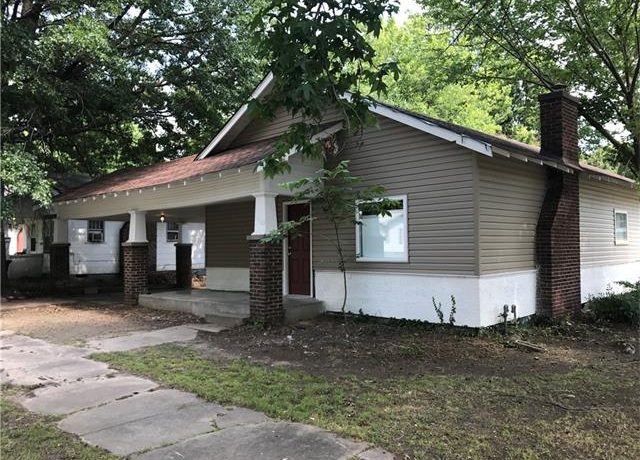 2815 W Broadway