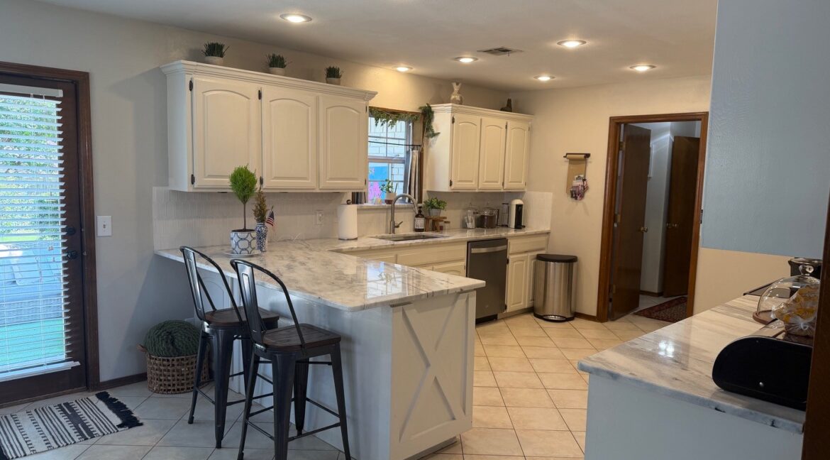 Kitchen 1